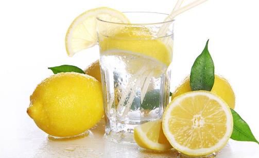 經常喝檸檬水能消炎降血脂 泡一杯優質檸檬水的訣竅