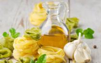 橄欖油的生活小妙用 修復(fù)皮膚卸妝護發(fā)效果棒棒