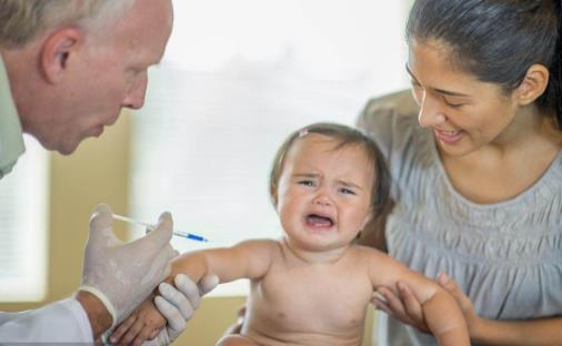 寶寶打各種疫苗以預防疾病 寶寶預防接種的異常反應