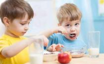 寶寶喝牛奶的事 寶寶喝牛奶常見的誤區