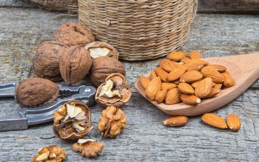 高血脂是現在高發的疾病之一,它本身屬于代謝類疾病,但