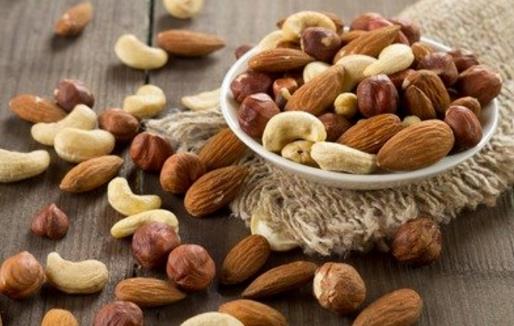 這種堅(jiān)果好處多,若中老年人堅(jiān)持吃2周,身體7大好處顯而易