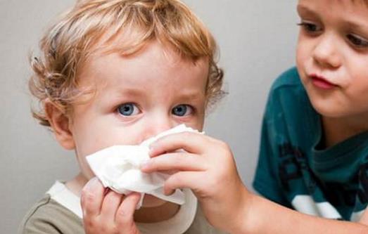 不同顏色鼻涕預示不同健康問題 寶寶流鼻涕正確護理