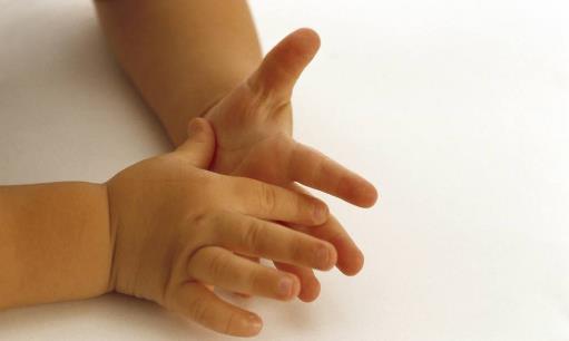 逗寶寶玩千萬不要經(jīng)常做的動(dòng)作 小心這樣傷害到寶寶