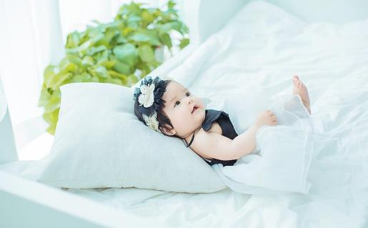 逗寶寶玩千萬不要經(jīng)常做的動(dòng)作 小心這樣傷害到寶寶