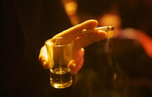 天天喝酒會給身體帶來4大危害