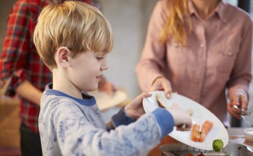 飯后散步老少皆宜 適合走走停停