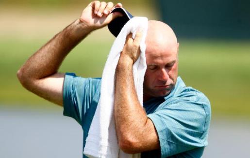 把藿香正氣水涂在腳上,有什么作用?醫生:還有4個妙用您