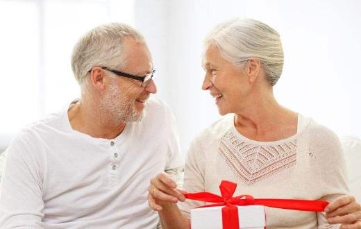 老年人的10種保健法 讀義理書延遲大腦衰老