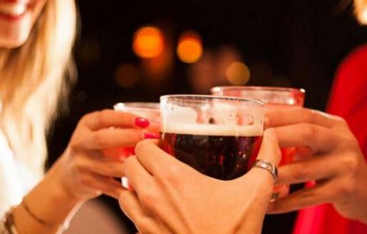 得脂肪肝的不都是胖子 脂肪肝也是酒精傷肝的結(jié)果