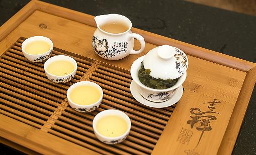 喝茶真的養胃嗎?這些喝茶方式,一個比一個傷腎,早點改