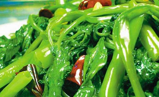 空心菜用油炒過后顏色發黑,這是“有毒物質”嗎?營養師