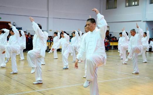 年老之后身高下降明顯 科學飲食體育鍛煉來改變