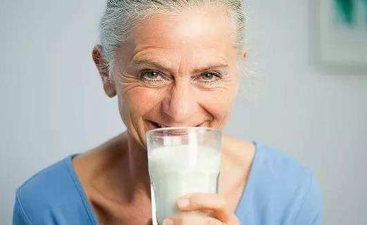 中老年人出現缺鈣骨質疏松 老年人補鈣必知五技巧