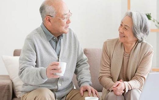 長期便秘是老年人的一顆定時炸彈 揉肚子促進腸蠕動