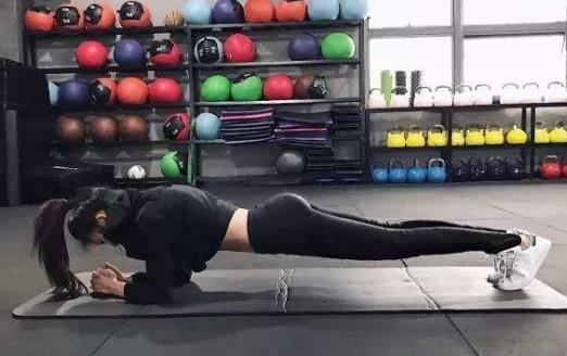 平板支撐提高代謝率增強(qiáng)核心肌群 平板支撐不適宜的人群