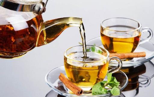 口干口苦口氣重的原因 飯可以少吃水應該多喝