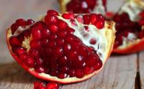 吃石榴美容養顏但有些人最好不吃 挑選石榴的小妙招