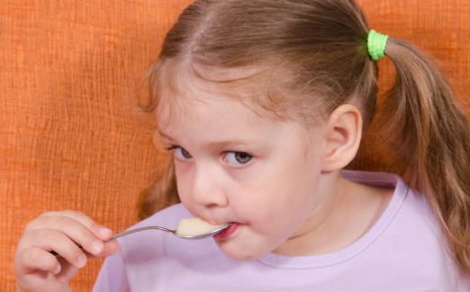 喝蜂蜜水美容養顏美容養顏 蜂蜜水并不適合所有人