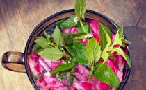 ?辦公室犯困精神不振 學會簡單的茶飲迅速提升精力