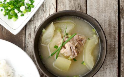 上火了吃什么水果好？推薦幾款祛火食療方