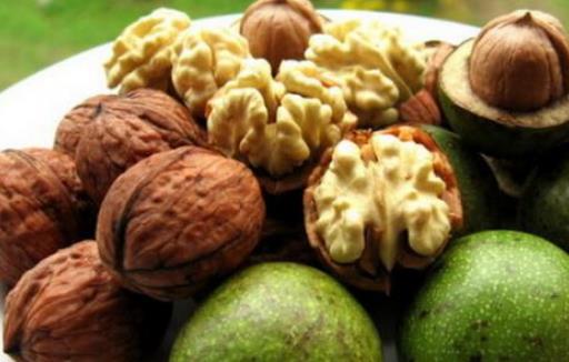 保護(hù)眼睛注意避免的習(xí)慣 保護(hù)眼睛要補(bǔ)充的營養(yǎng)元素