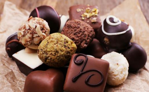 喝酒前吃這些食物,能改善宿醉不適