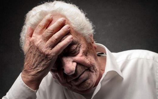 老人壞脾氣的后果 老人保持好心情的13個妙招