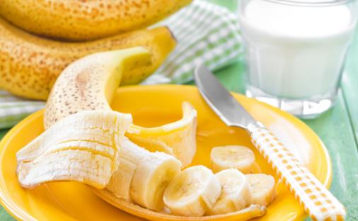 經(jīng)常熬夜有這五大危害 推薦4款養(yǎng)生水果