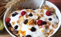 酸奶是最棒的乳制品零食 喝酸奶的最佳時(shí)間揭秘