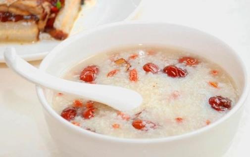 抑郁癥的5大飲食療法 辛辣腌熏的食物避免過量