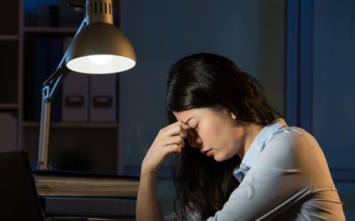 晚上幾點睡覺算熬夜？熬夜有什么危害