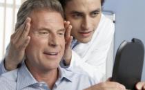 ?眼皮下垂可能是病 眼皮下垂可做手術改善