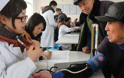 及時(shí)發(fā)現(xiàn)疾病的征兆 需要定期進(jìn)行體檢三類人