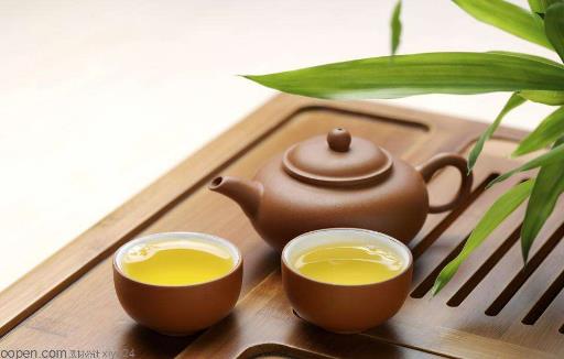 冬季補水 缺水的白領上班族補水方法