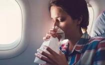 ?出現(xiàn)暈車嘔吐現(xiàn)象 8種食物幫你擺脫暈車