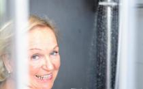 老人多久洗一次澡合適 洗澡的時間竟然也有講究