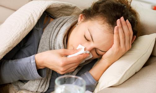 小偏方緩解感冒咽喉腫痛效果好 快來食療治感冒