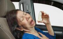 ?突發(fā)哮喘急救不能背 哮喘急救正確的做法分享