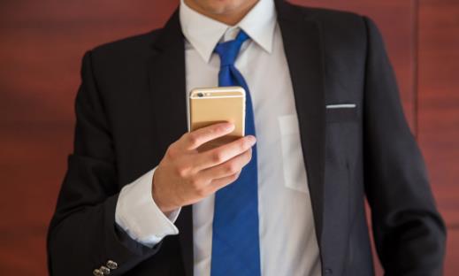 長期熬夜玩手機(jī) 當(dāng)心8大危害