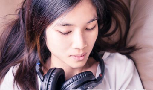 失眠和睡覺方法的沖突 錯誤的7種睡覺方式