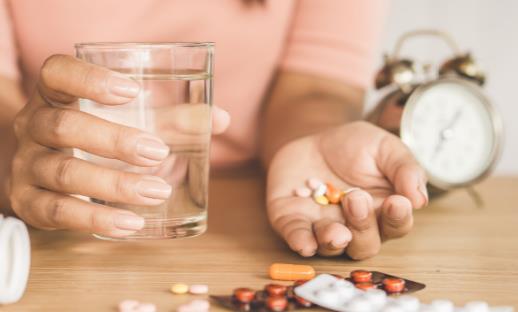服藥半個小時內不要運動 吃這些藥千萬別碰酒