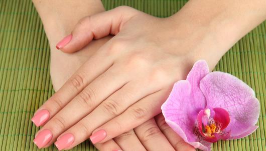 花露水不單單來驅(qū)蚊 盤點(diǎn)花露水的十大神奇妙處