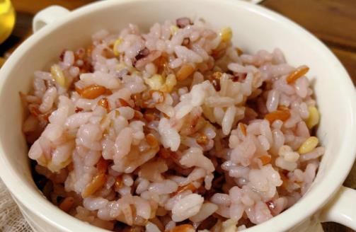 糙米雜糧防得病 老人養生不妨糙一點