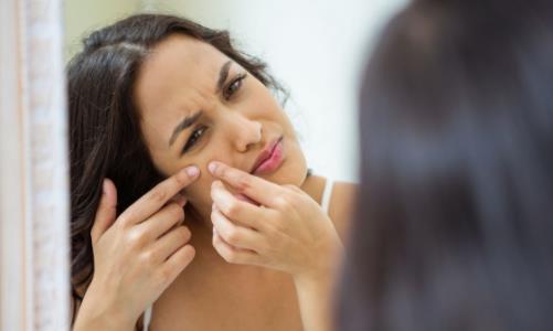下巴長(zhǎng)痘是什么原因造成的 天然祛痘祛印的方法分享