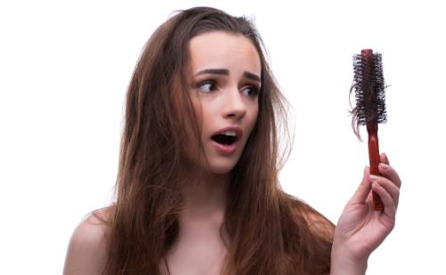 當代壓力大脫發的人越來越多 冬日防禿的日常妙招