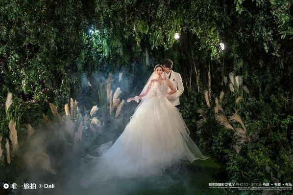 唯一旅拍告訴你:旅拍婚紗照中男士應(yīng)該做些什么?
