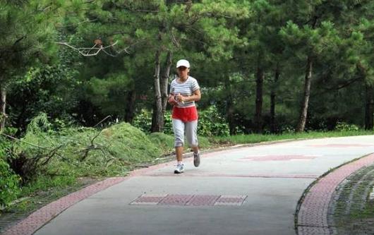 散步對減肥非常有利 減肥散步的方法技巧