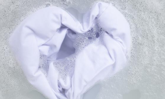 日常保養白T恤的小妙招 白t恤被染色了該怎么處理