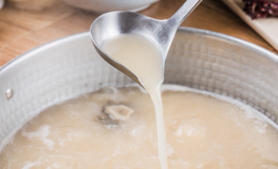 骨頭湯燉煮多長時間最合適 骨頭湯燉的時間太久是不是好事